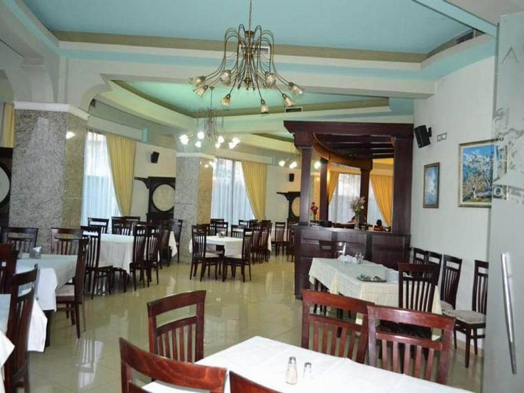 乔治酒店 科尔察 外观 照片